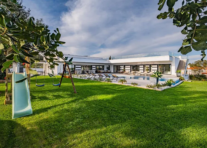 Bluehorizon Luxury Villa *