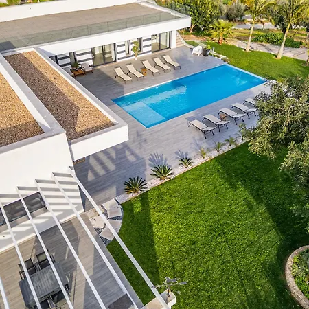 Bluehorizon Luxury Villa