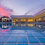 Bluehorizon Luxury Villa *