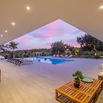 Bluehorizon Luxury אלבופיירה